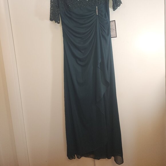 B&A By Betsy & Adam Petite V-Neck Lace-Bodice Gown - Picture 3 of 10